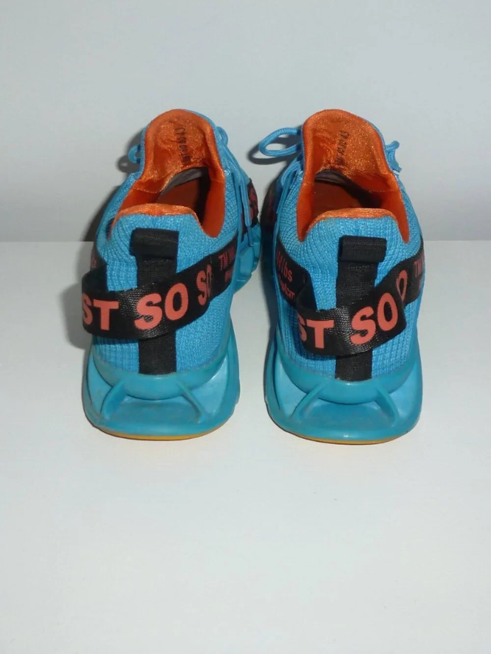 Just SO SO Men's Athelic Walking or Blade Running Sport Shoes - SZ 9.5